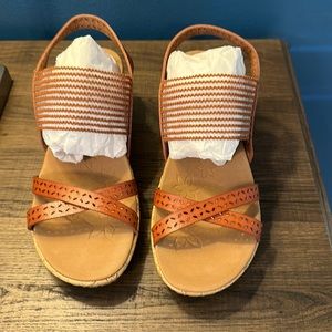 Sketchers sandals